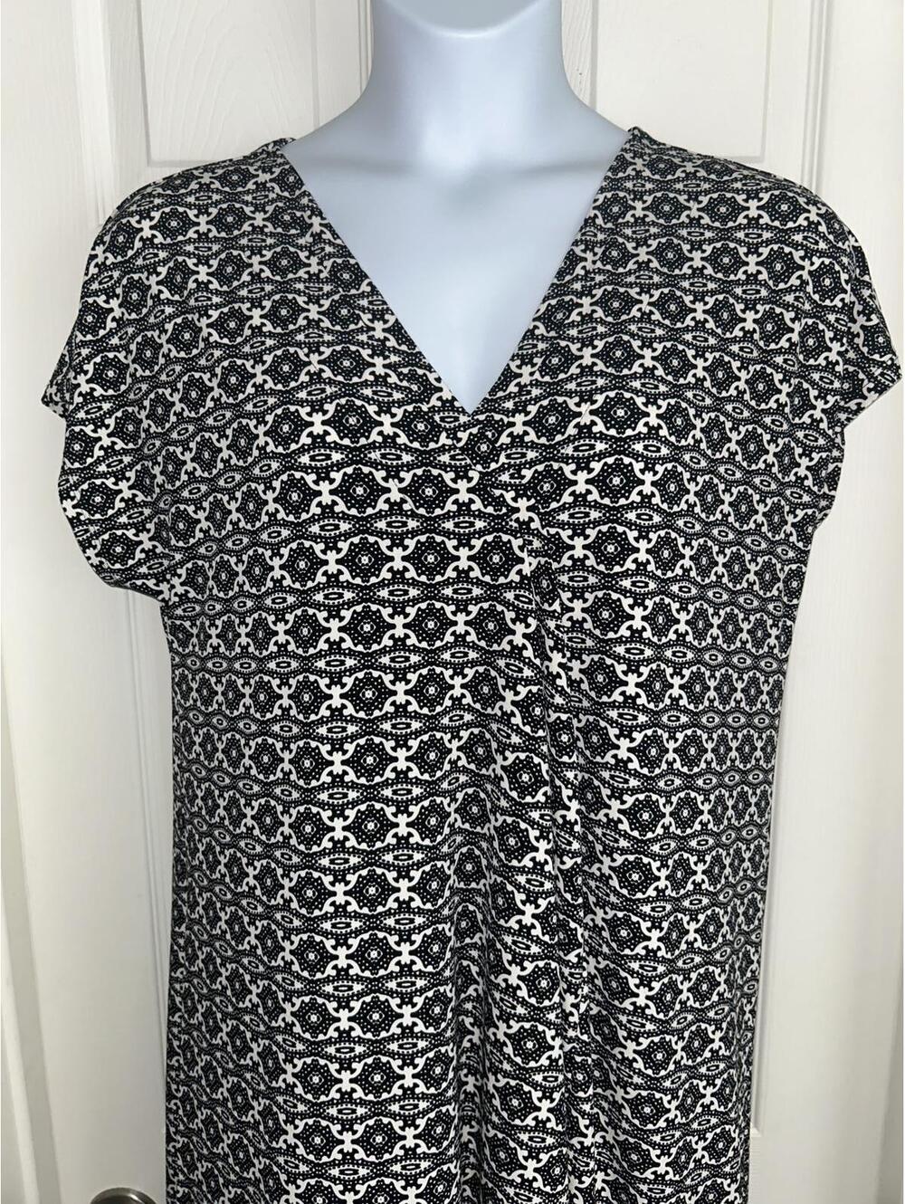 Lane Bryant Dress V Neck Pleated Sz 14/16 NWT